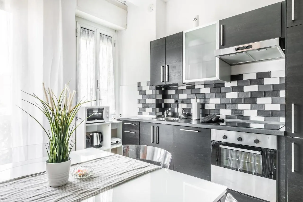 'Tribal House' Sansiro-Rhofiera-Duomo Apartment Milan Italy